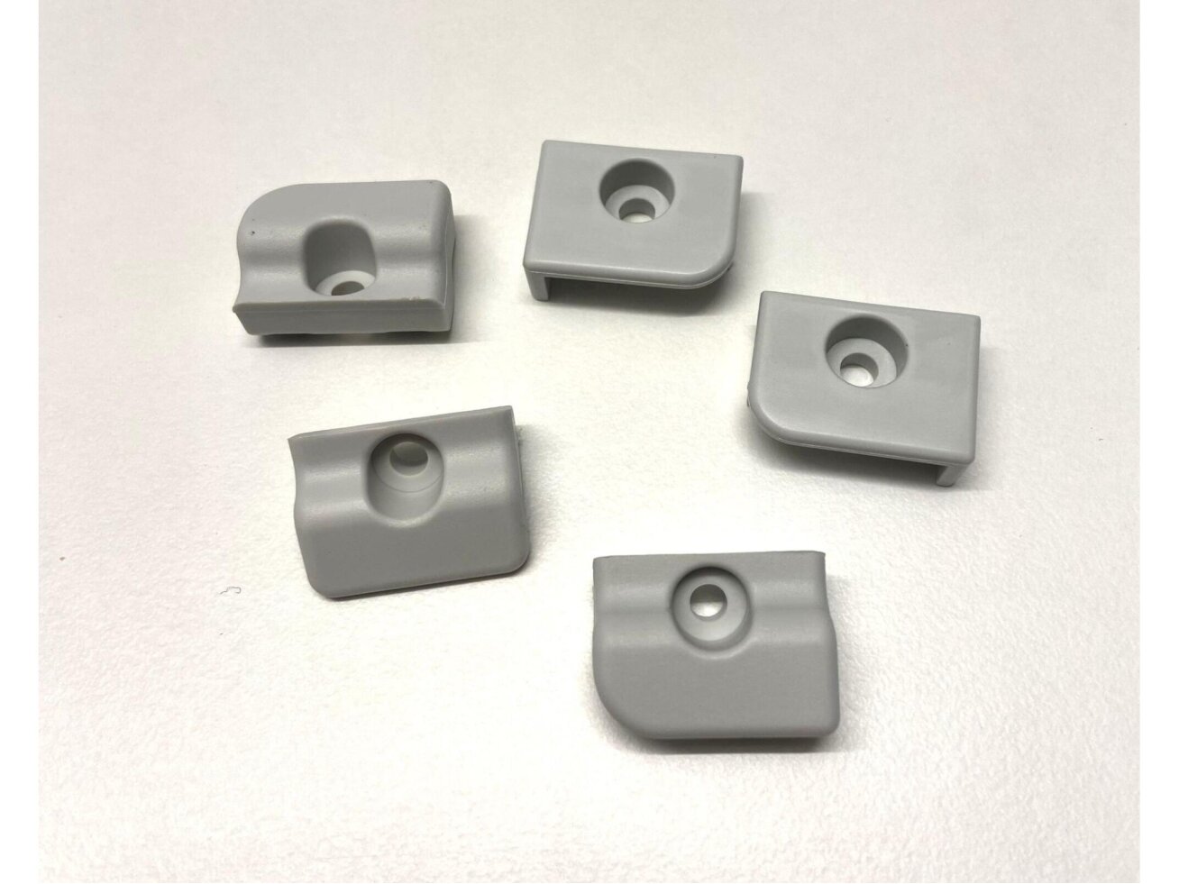 Showerama 7, 8 ir 10 serijų stiklo laikikliai Showerama 7, 8 ir 10 serijų stiklo laikikliai